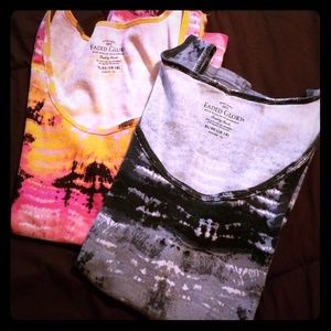 2 tank tops XL